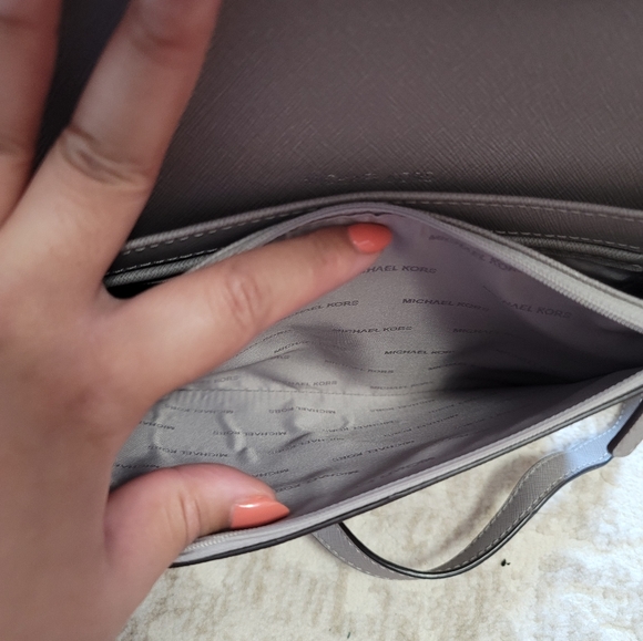 Michael Kors Crossbody - Picture 6 of 8